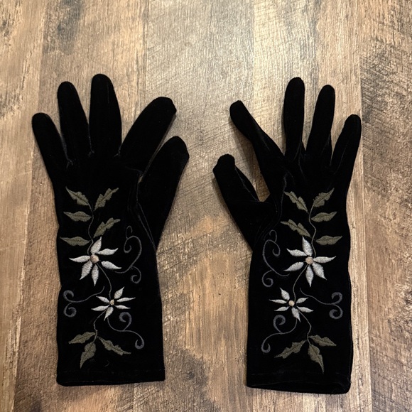 Lauer Velvet Elegant Black Floral Embroidered Dress Gloves OS - Picture 1 of 6